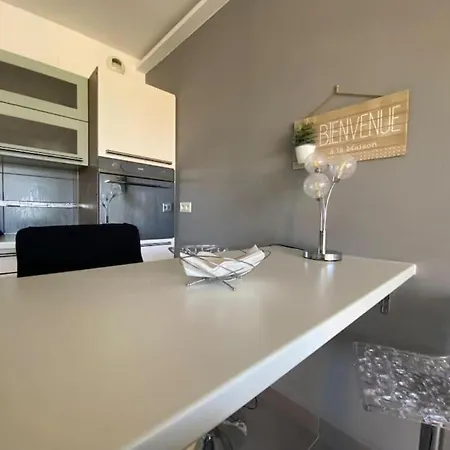 Apartment Ajaccio, 1 Piece, 2 Personnes - Fr-1-665-33 Ajaccio (Corsica)